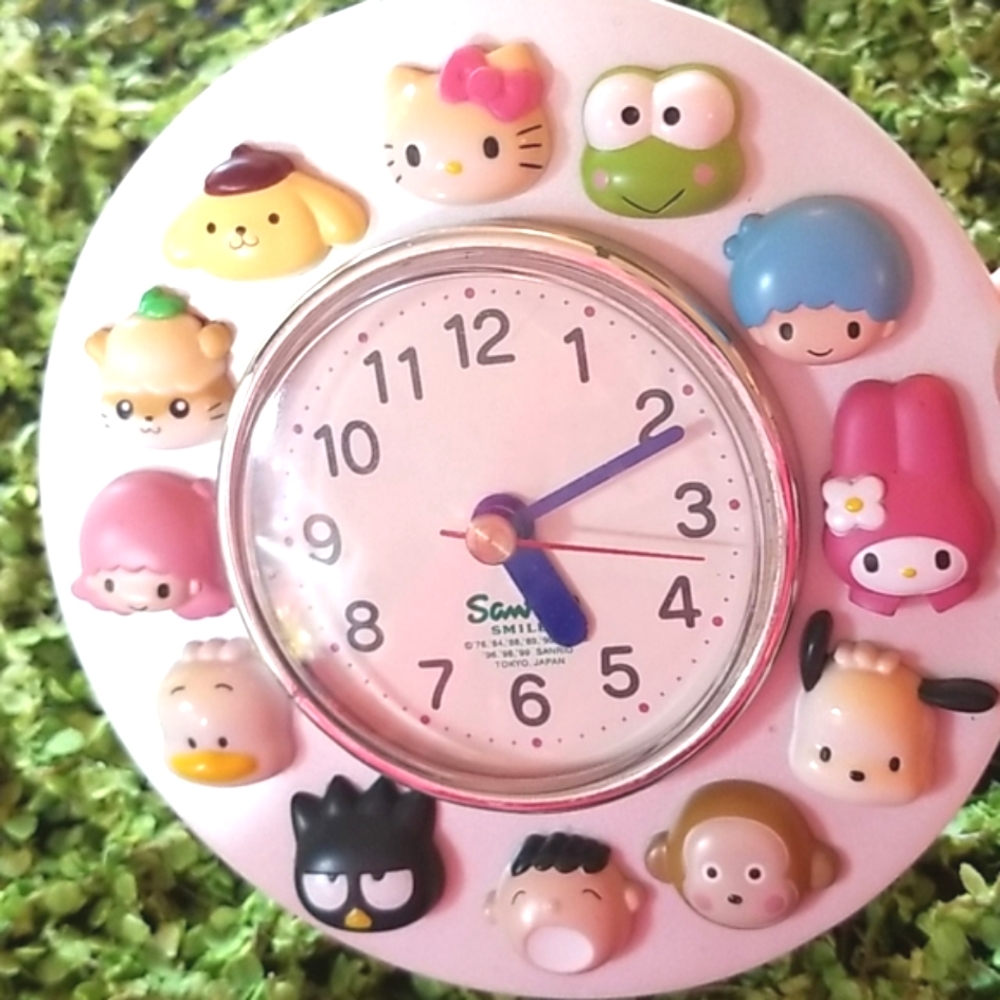 90's SANRIO Rare SMILES Cutest ICONIC HELLO KITTY Collectible ALL Friends CLOCK - Picture 4 of 16